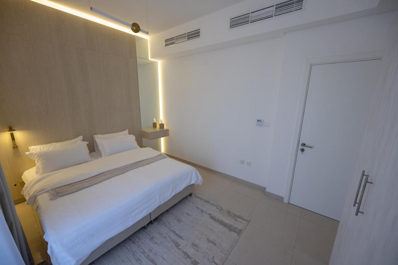 Number 4 * Sharjah